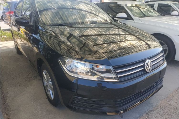 Used Volkswagen Santana 2016 1.6L Manual Fashion Edition Front Right 45 Deg