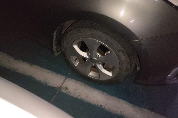 Used Kia Carens 2013 2.0L 7-Seater Automatic Standard Version China IV Standard
