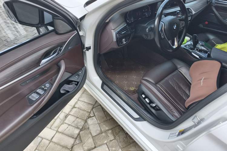 Used BMW 5 Series New Energy 2020 Mileage Upgrade Version 530Le Pioneer Edition Driver Seat