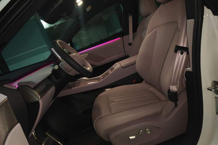 Used ONVO L60 2024 60 kWh Rear-Drive Version
