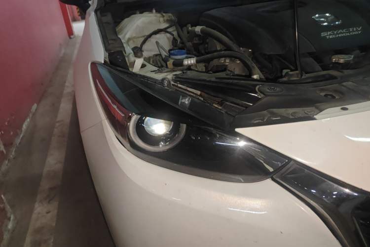 Used Mazda 3 Axela 2017 Hatchback 2.0L Automatic Sport Model China V Emission Standard
