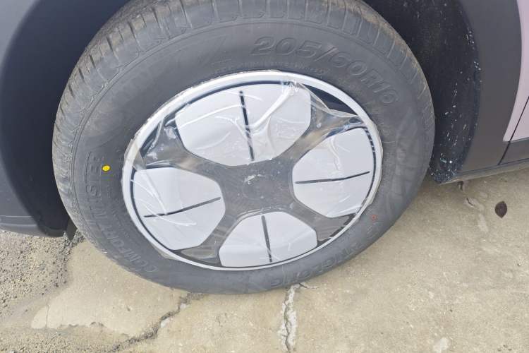 Used Geely Galaxy Geome 2026 Model 410km Carefree Edition Exterior 4