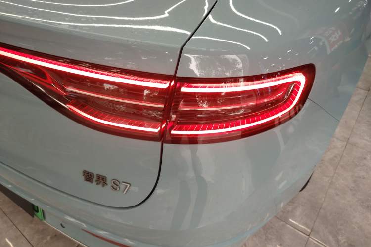 Used Hima Luxeed S7 2025 785 km Ultra
