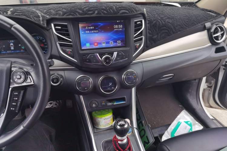 Used BYD Song 2016 GaiShi Edition 1.5TI Manual Elite Model
