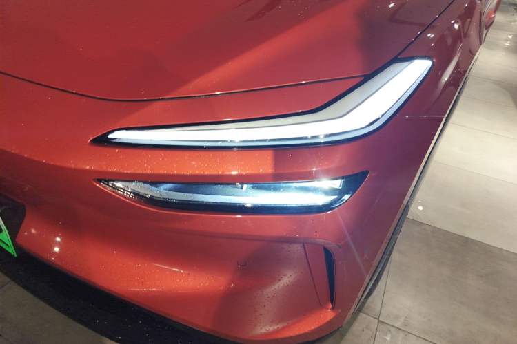 Used ONVO L60 2024 60 kWh Rear-Drive Version