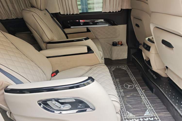 Used Mercedes-Benz Vito 2020 2.0T Elite Version 7 Seats Left Rear Seat