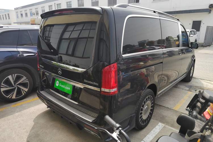 Used Mercedes-Benz V-Class 2016 V 260 Avantgarde Edition
