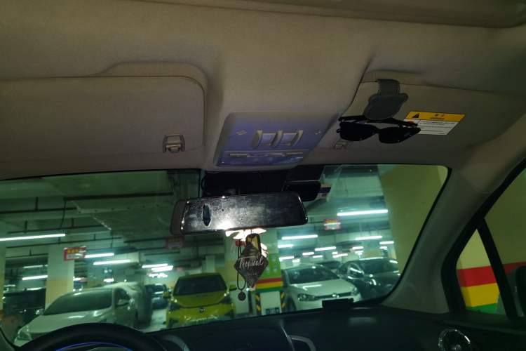 Used Chevrolet Trax 2016 1.4T Automatic Two-Wheel Drive Comfort Version with Sunroof Headliner