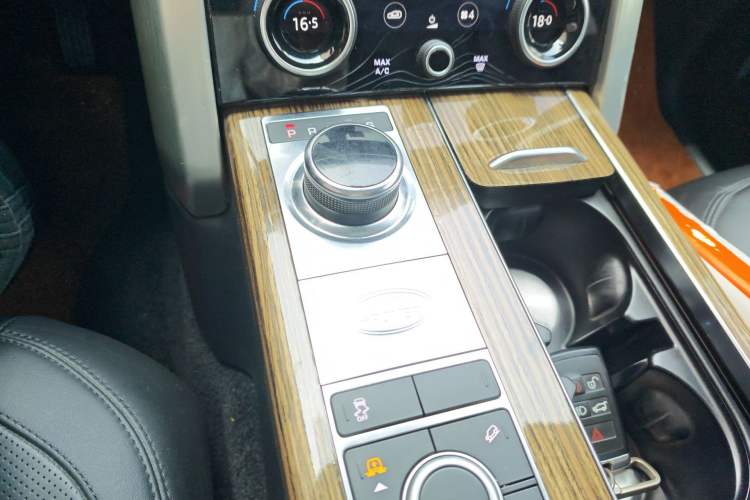 Used Land Rover Range 2018 3.0 SC V6 Vogue Extended-Length Model Gear Lever