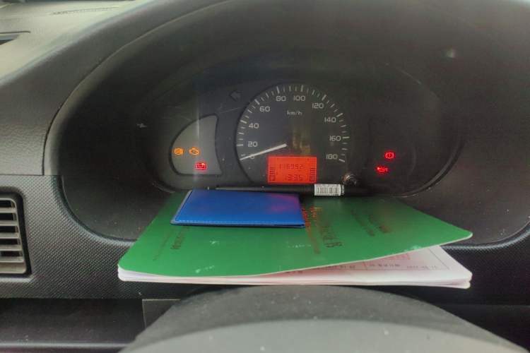 Used Wuling Rongguang 2021 1.5L Extended Basic Enclosed-Window Vehicle 2 Seats L3C Odometer Close Up