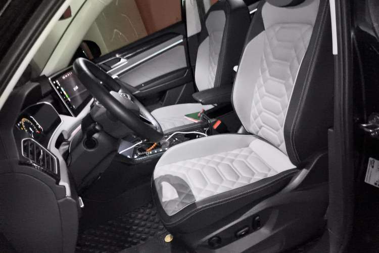 Used Volkswagen Tayron 2023 280TSI Two-Wheel-Drive Luxury Plus Advanced Version