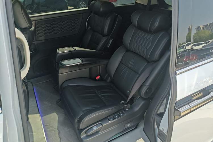 Used Honda Elysion 2024 2.0L eHEV Luxury Edition
