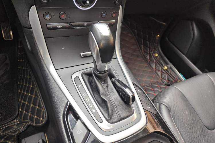 Used Ford Edge 2015 2.0T GTDi Four-Wheel Drive Prestige Model
