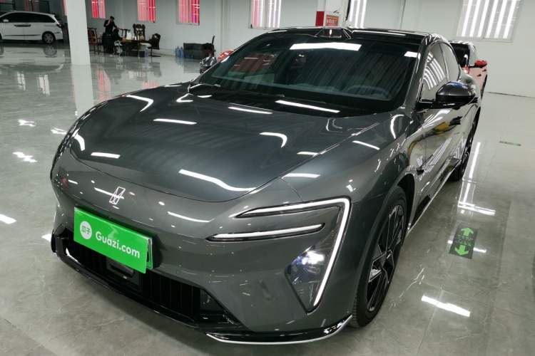 Used Avatr 06 2025 Max All-Electric Version