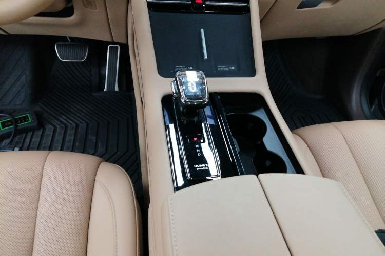 Used Hima AITO M7 2024 1.5T Intelligent Drive 4WD Ultra Version 5 Seats
