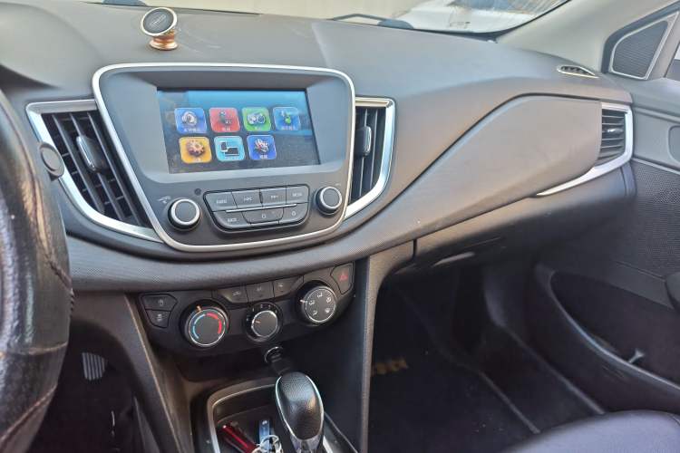 Used Chevrolet Cavalier 2016 1.5L Automatic Xinyue Edition Audio And AC Panel