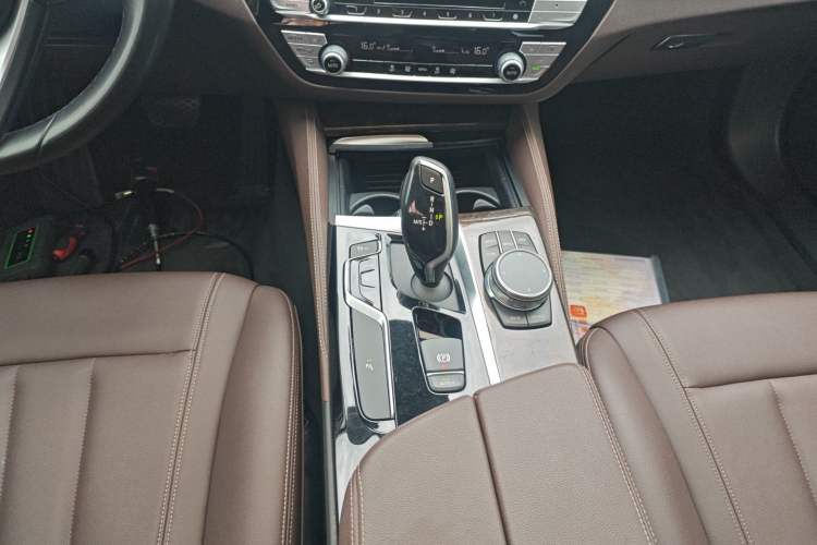 Used BMW 5 Series 2019 525Li Luxury Package Gear Lever