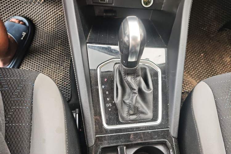 Used Jetta VS7 2023 280TSI Automatic Trend Edition Gear Lever