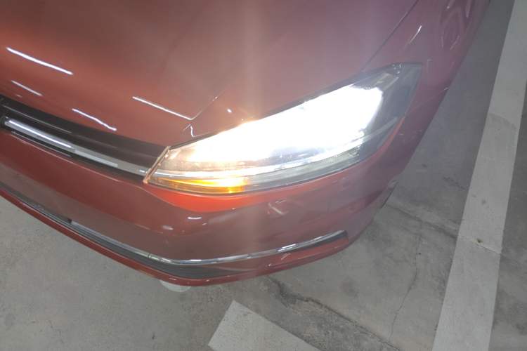 Used Volkswagen Golf 2018 230TSI Automatic Luxury Version
