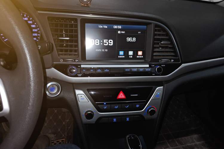 Used Hyundai Elantra (6th Generation / Lingdong) 2016 1.6L Automatic ZhiXuan – Elite Version Audio And AC Panel