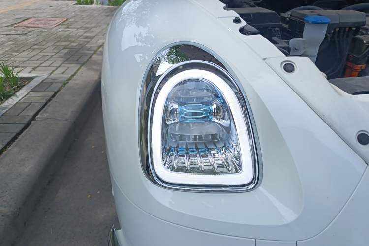 Used ORA Ballet Cat 2023 401 km Luxury Version Right Front Headlight