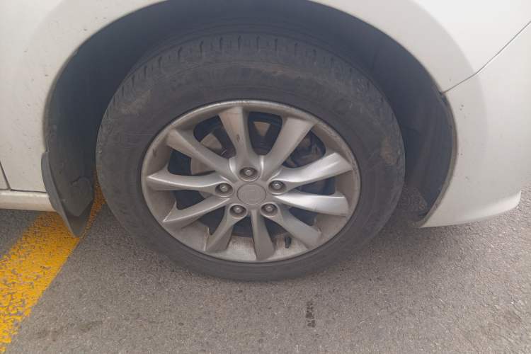 Used FORTHING Joyear S50 2014 1.6L CVT Luxury Model Right Front Wheel Hub