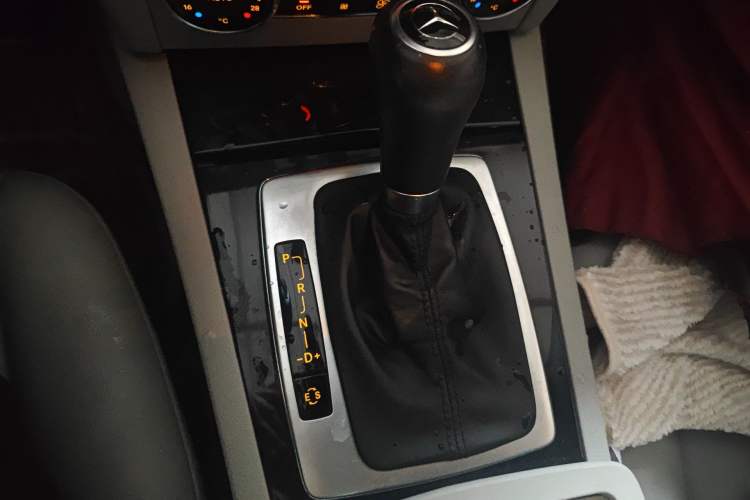 Used Mercedes-Benz C-Class 2013 C 180 Classic Grand Edition Gear Lever