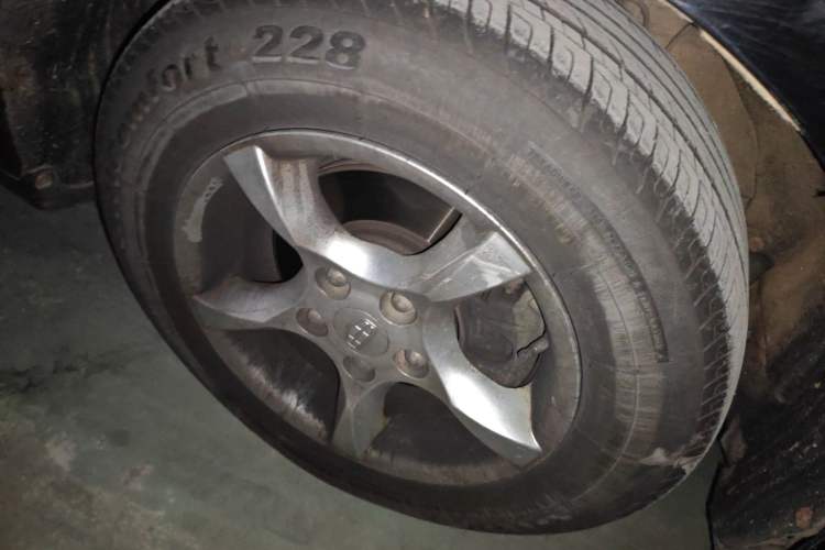 Used Geely Auto Classic Emgrand 2012 Sedan 1.5L Manual Standard Model