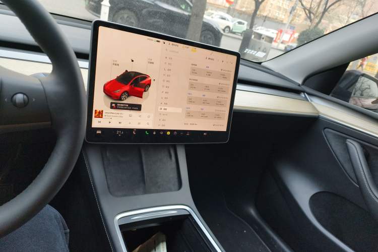 Used Tesla Model Y 2023 Long-Range All-Wheel-Drive Version