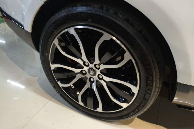 Used Land Rover Range SportNew Energy 2018 P400e Right Rear Wheel Hub