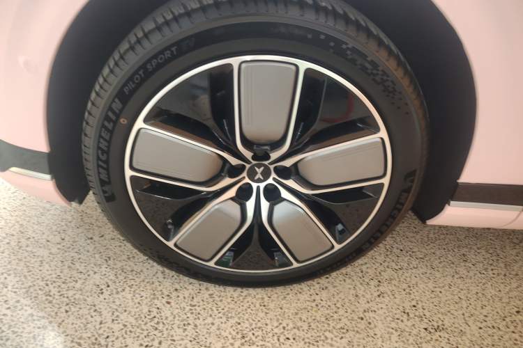 Used XPeng G9 2022 702 Pro Left Front Wheel Hub