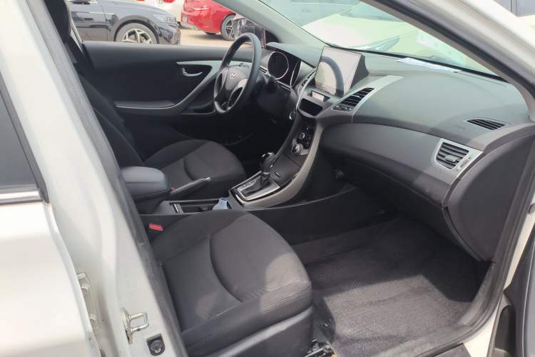 Used Hyundai Elantra (5th Generation / Langdong) 2015 1.6L Automatic Leading Model Right Front Seat