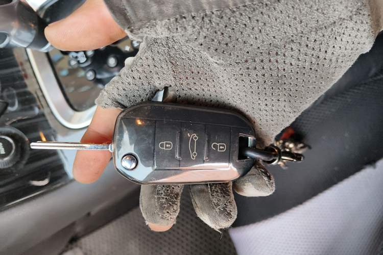 Used Peugeot 3008 2013 2.0L Automatic Trend Edition
