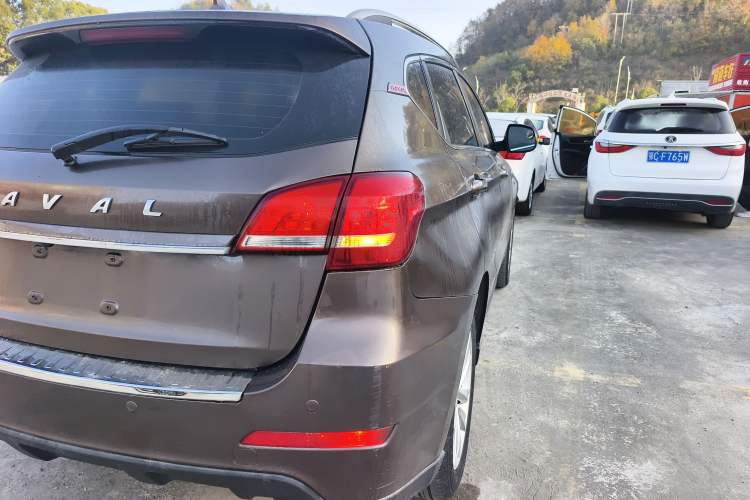Used Haval H2 2016 Red-Label 1.5T Manual Two-Wheel Drive Luxury Model