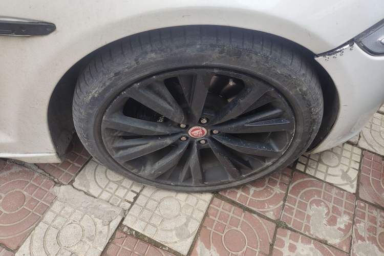 Used Jaguar XJ 2013 XJL 3.0 SC Panoramic Business Edition
