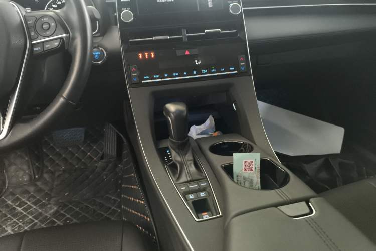 Used Toyota Avalon 2019 Dual-Engine 2.5L Luxury Edition China VI Standard Gear Lever
