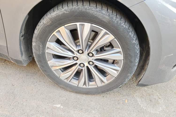 Used Hongqi E-QM5 2024 610 km PLUS Right Front Wheel Hub