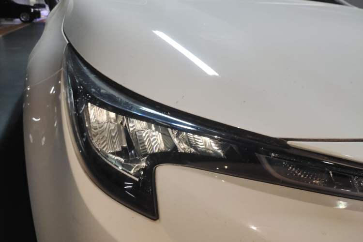 Used Toyota Levin 2022 Dual-Motor 1.8H E-CVT Leading Edition
