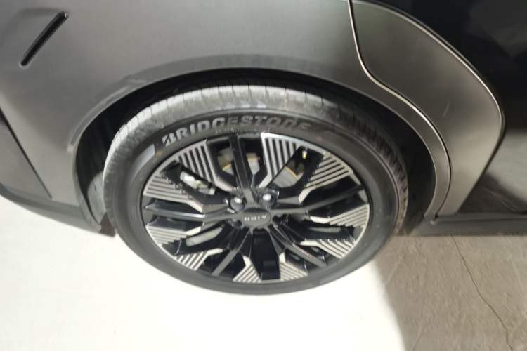 Used AION Y 2022 70 Tech Edition Lithium Iron Phosphate