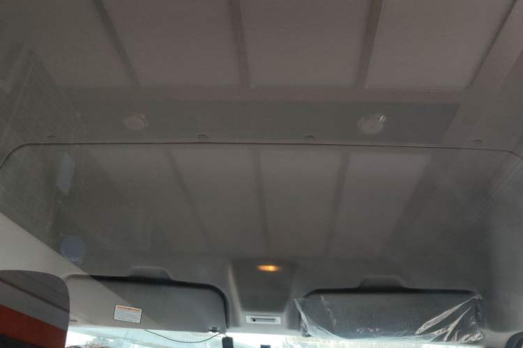 Used JMC Fushun 2023 2.0T Manual Mid-Drive Mid-Roof Commercial Multi-Purpose 7-Seater Passenger Vehicle