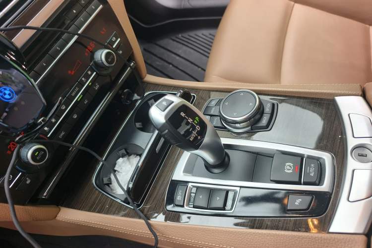 Used BMW 7 Series 2014 730Li Premium Edition Gear Lever