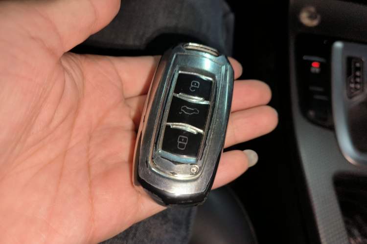 Used Geely Auto Emgrand GS 2016 Elegant Edition 1.8L Automatic LingShang Model Vehicle Key