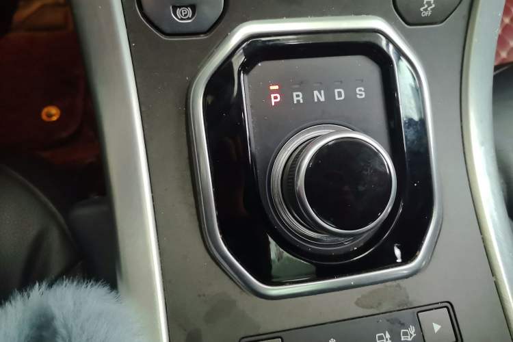 Used Land Rover Range Rover Evoque 2018 240 PS SE Smart Brilliance Edition
