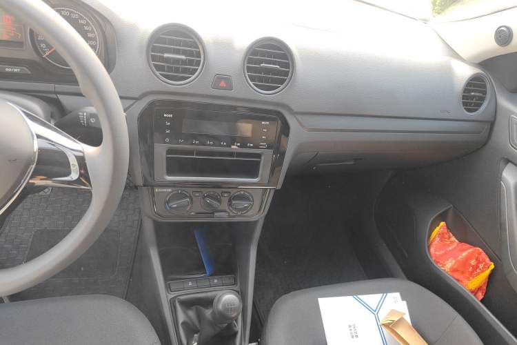 Used Jetta VA3 2025 Model, Facelifted 1.5L Manual—Ambitious Edition
