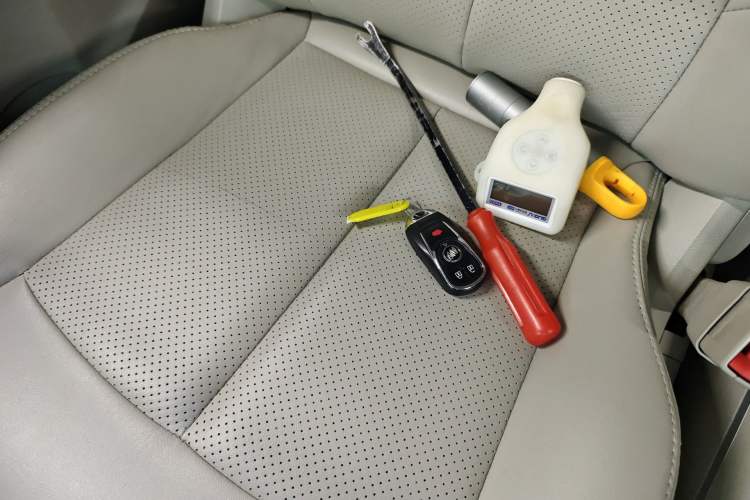 Used Buick GL8 2023 Land Executive Class Comfort Model
