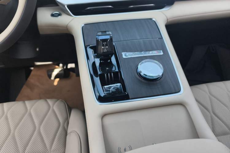 Used Geely Auto Monjaro L 2025 Dongfang Yao 2.0TD Automatic Lanxing Edition Gear Lever