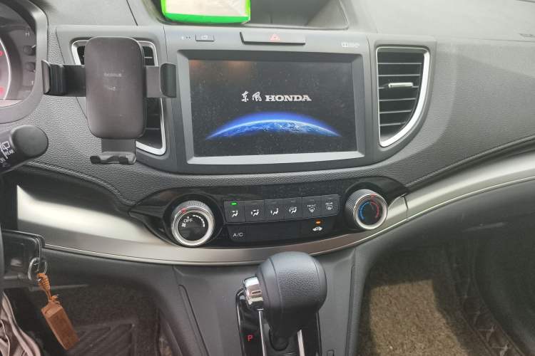 Used Honda CR-V 2016 2.0L two-wheel drive Urban Edition Audio And AC Panel