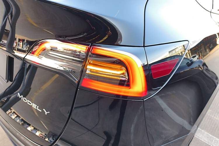 Used Tesla Model Y 2021 Standard Range Rear-Wheel Drive Version
