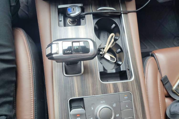 Used Haval H9 2017 2.0T Gasoline 4x4 Prestige Model 7 Seats
