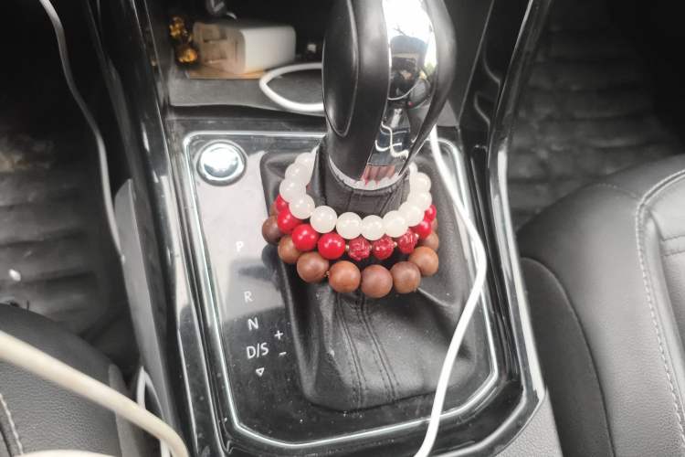 Used Volkswagen Touran 2016 Volkswagen Touran L 280TSI DSG Luxury Edition Gear Lever